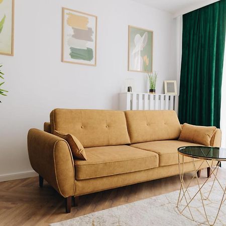 Tulip Apartment Oradea Eksteriør bilde