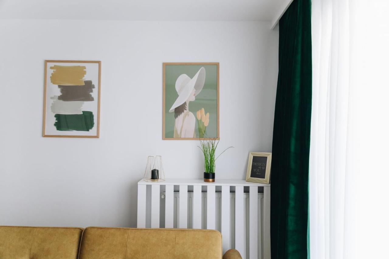 Tulip Apartment Oradea Eksteriør bilde