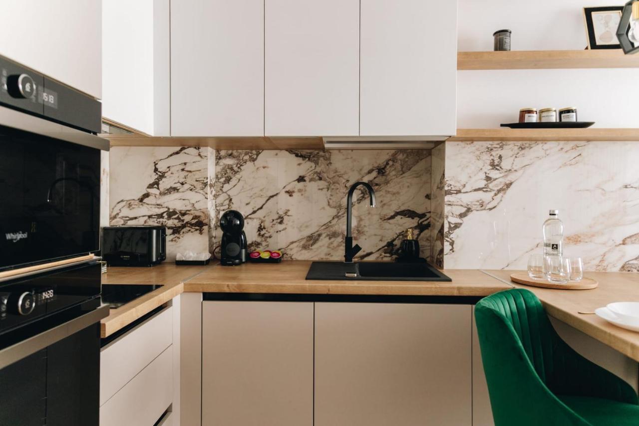 Tulip Apartment Oradea Eksteriør bilde