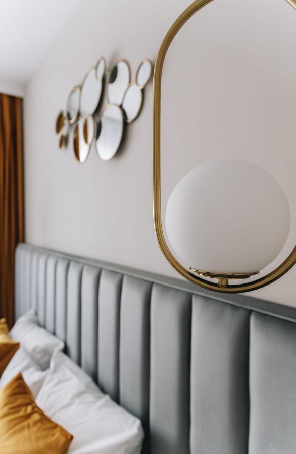 Tulip Apartment Oradea Eksteriør bilde