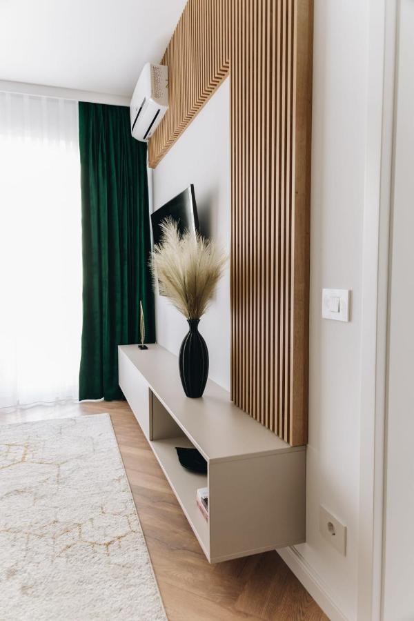 Tulip Apartment Oradea Eksteriør bilde