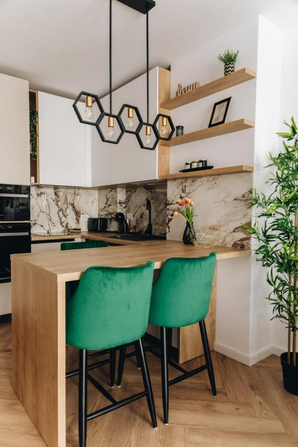Tulip Apartment Oradea Eksteriør bilde